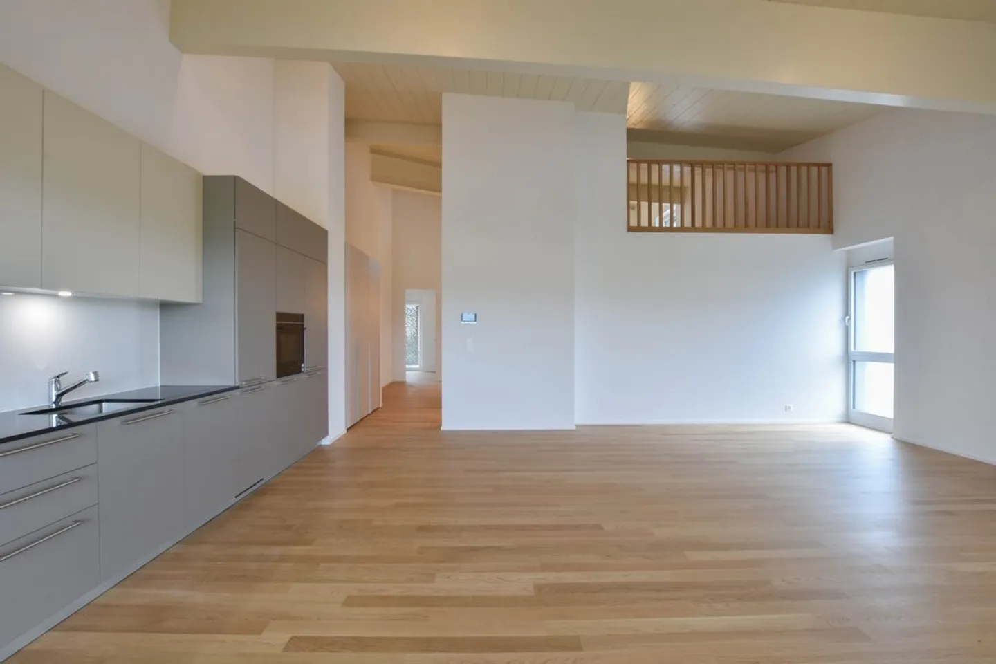 4.5 Room Apartment - Photo 1 of 6