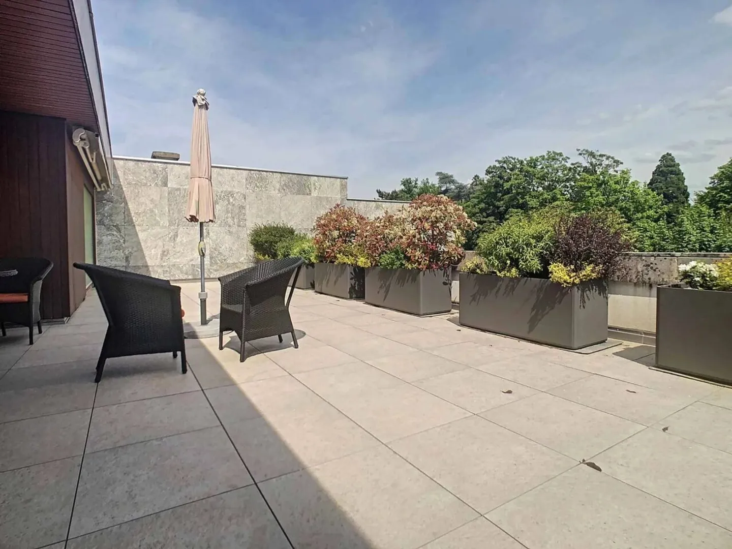 LE GRAND-SACONNEX | MAGNIFIQUE TOWNHOUSE 11 PIÈCES - Photo 11 sur 12