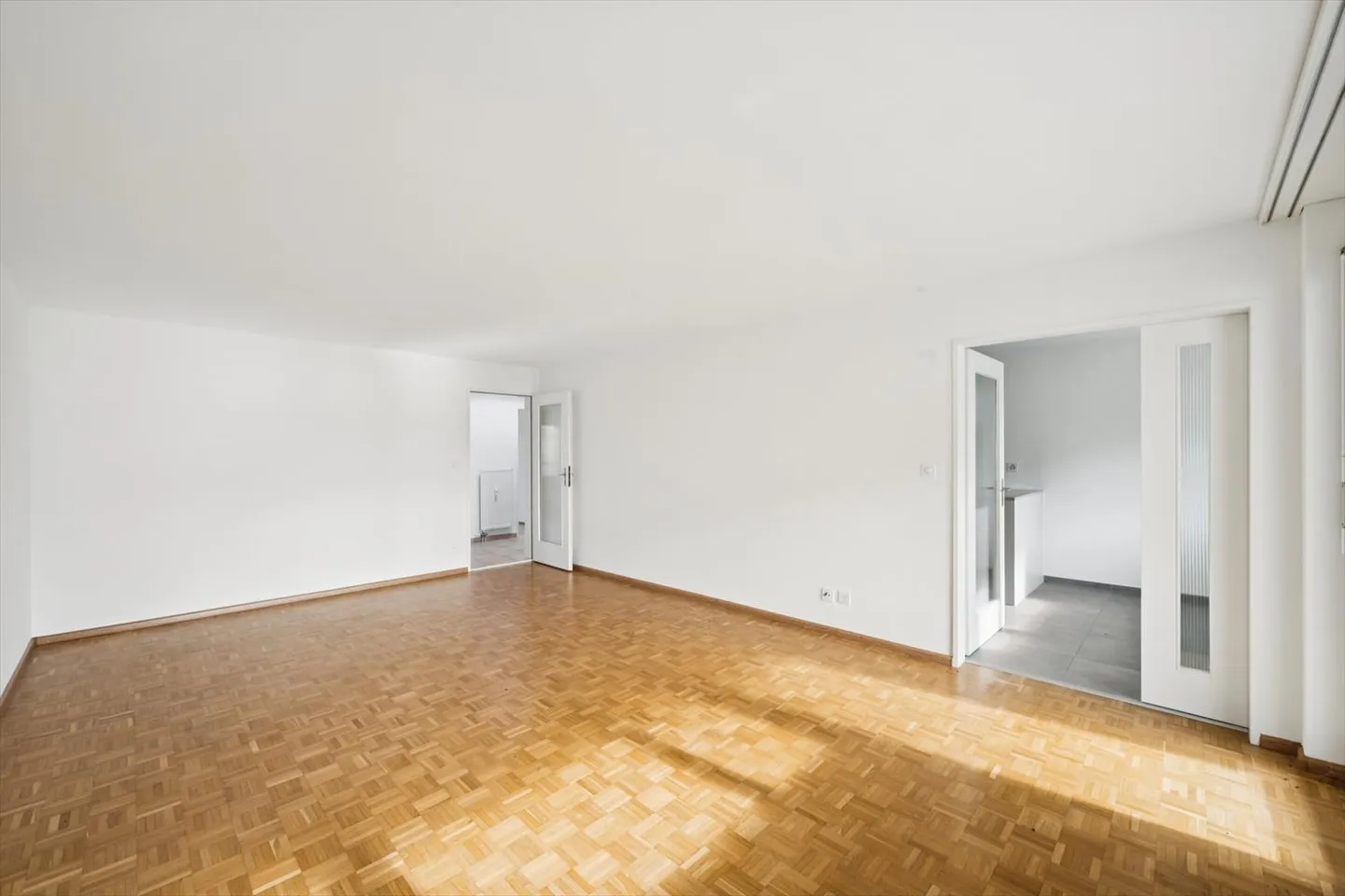 Appartamento ristrutturato è in attesa di una nuova famiglia! - Foto 2 di 10