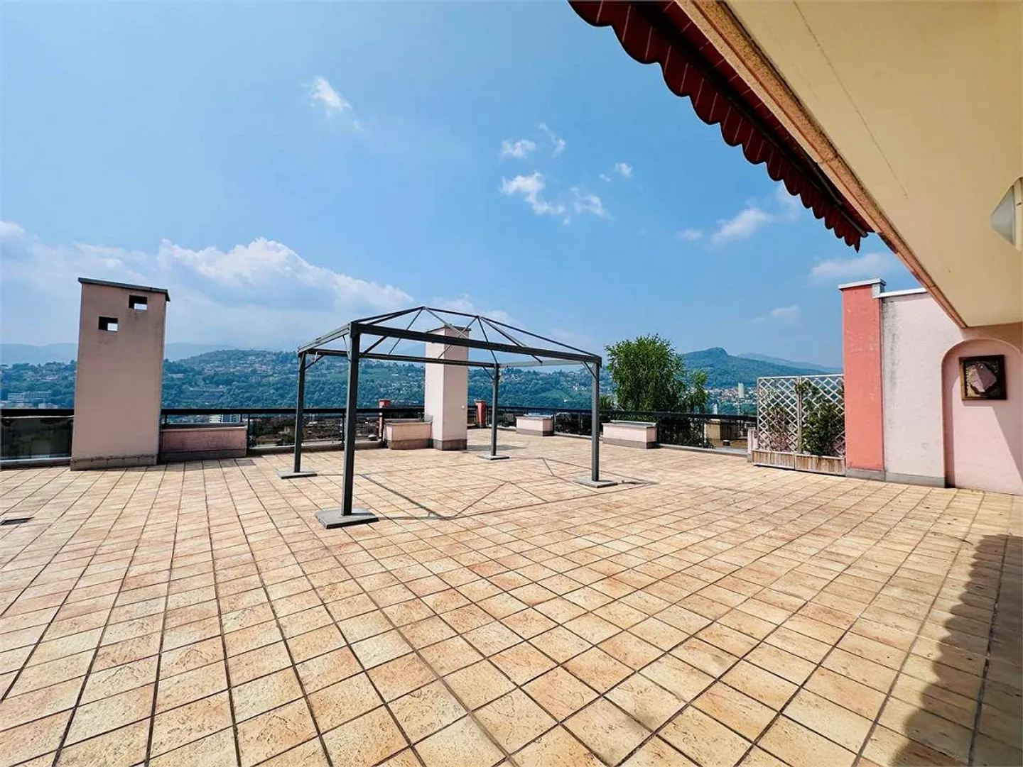 Penthouse de 3,5 pièces de 145 m² avec grandes terrasses et vue dégagée - Photo 2 sur 13