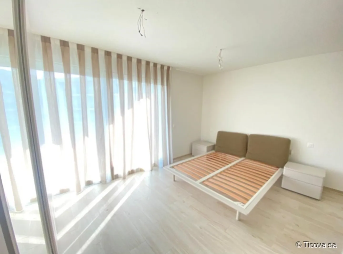 Modern 3.5 rooms with refined finishes - Photo 4 of 9
