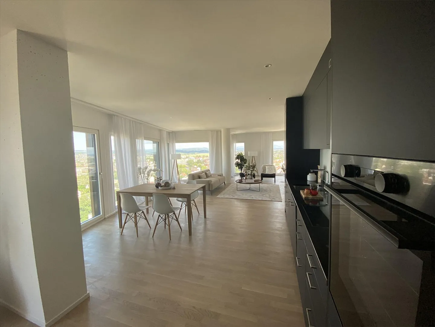 Modernes wohnen im Giessenturm! - Foto 2 di 9