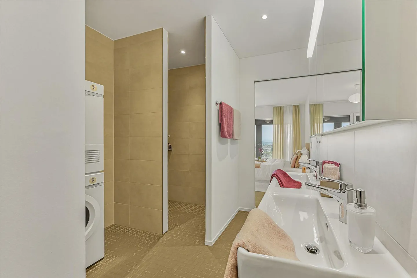 Modernes wohnen im Giessenturm! - Foto 6 di 9