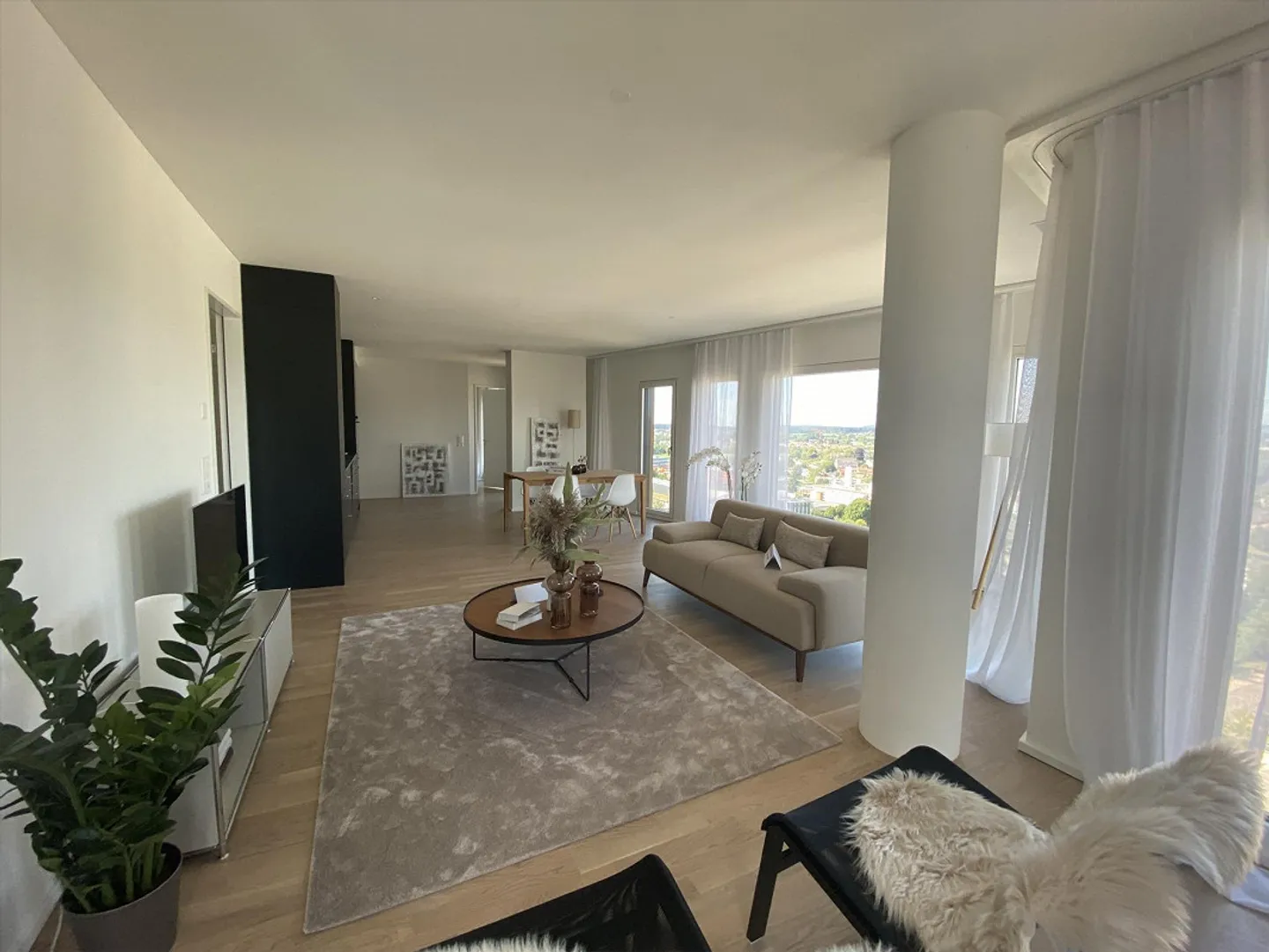 Modernes wohnen im Giessenturm! - Foto 3 di 9