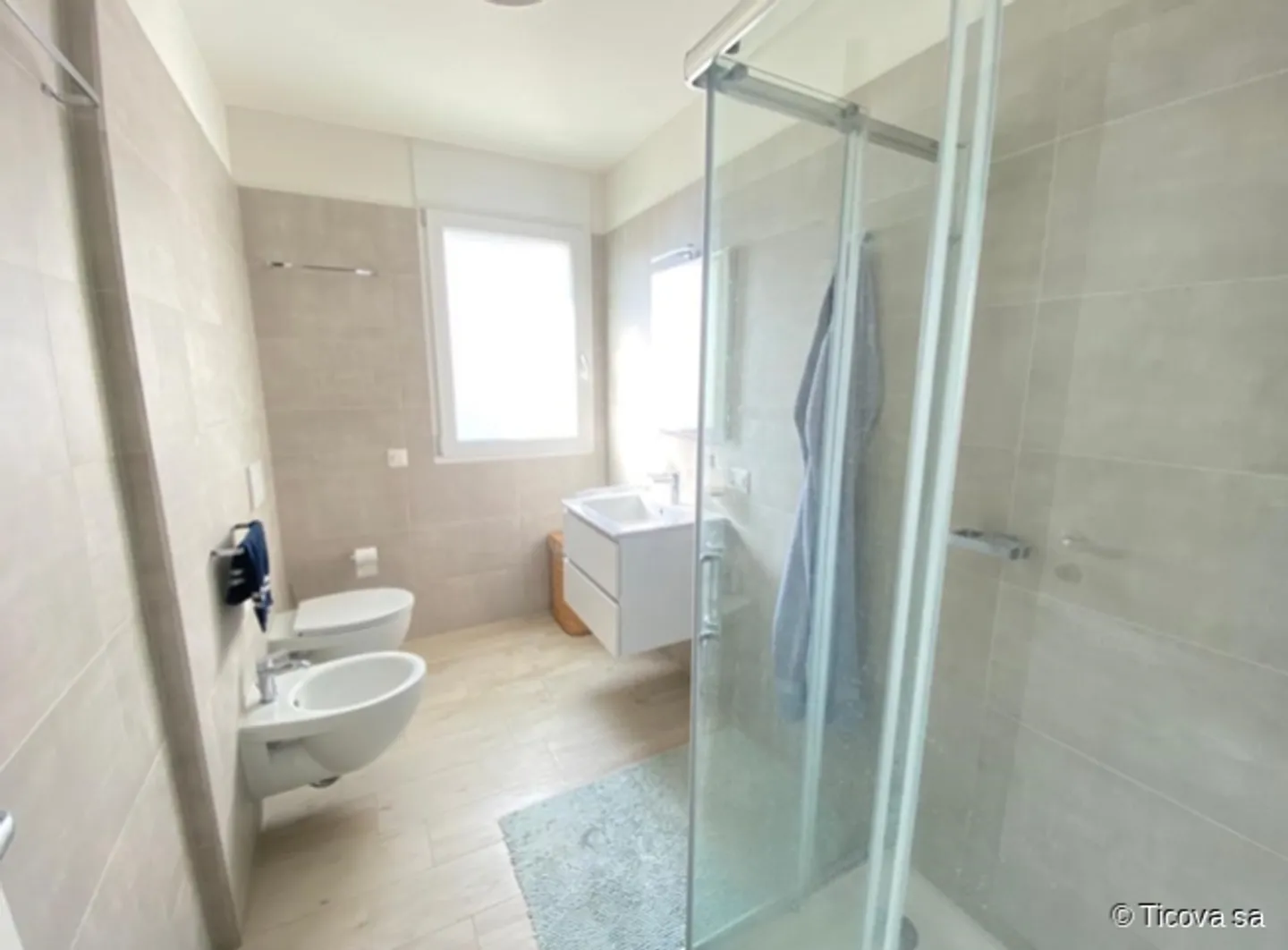 Modern 3.5 rooms with refined finishes - Photo 9 of 9