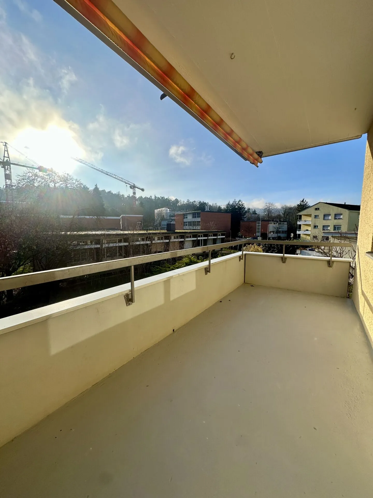 Newly renovated apartment in the center of Dietikon - Photo 2 of 9