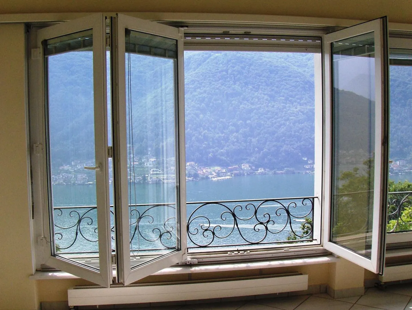 Villa à rénover avec vue à 180° sur le lac de Lugano - Photo 6 sur 8