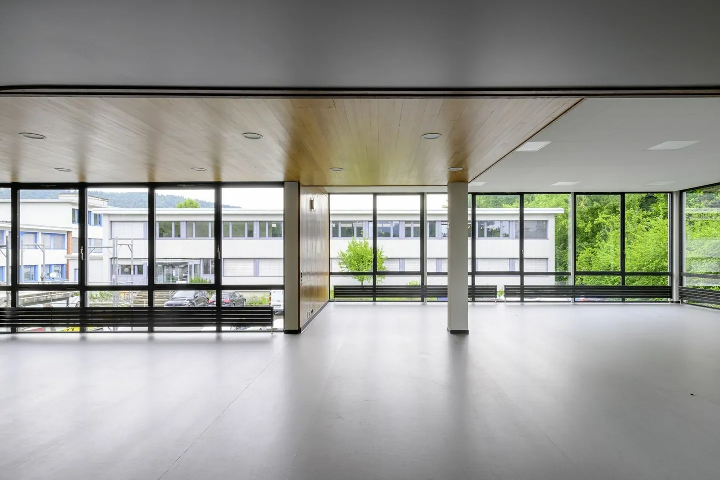 Spazio ufficio in un edificio di portineria vincolato - Foto 3 di 11