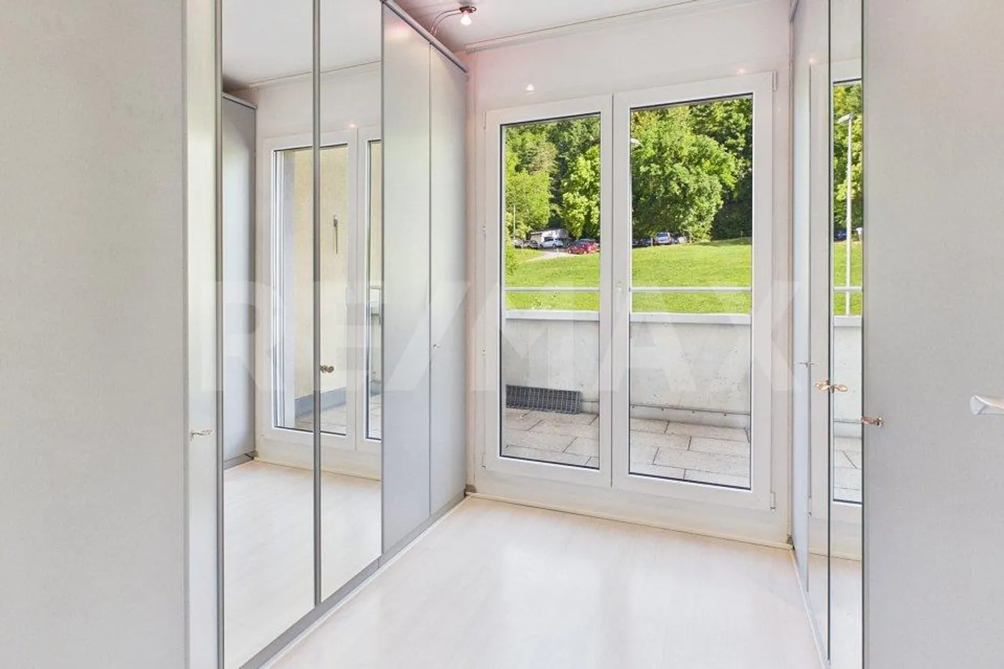 Exclusive Living - 5½-Room Penthouse Apartment with Direct Lift Access - Photo 10 of 13