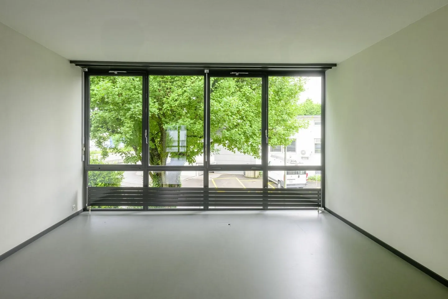 Spazio ufficio in un edificio di portineria vincolato - Foto 7 di 11