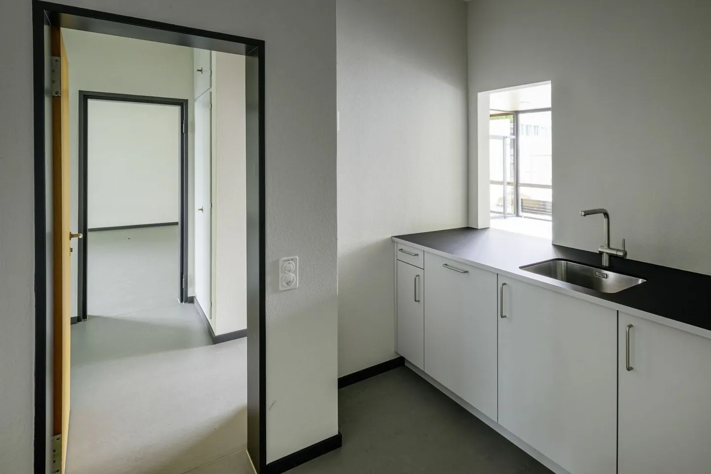 Spazio ufficio in un edificio di portineria vincolato - Foto 9 di 11