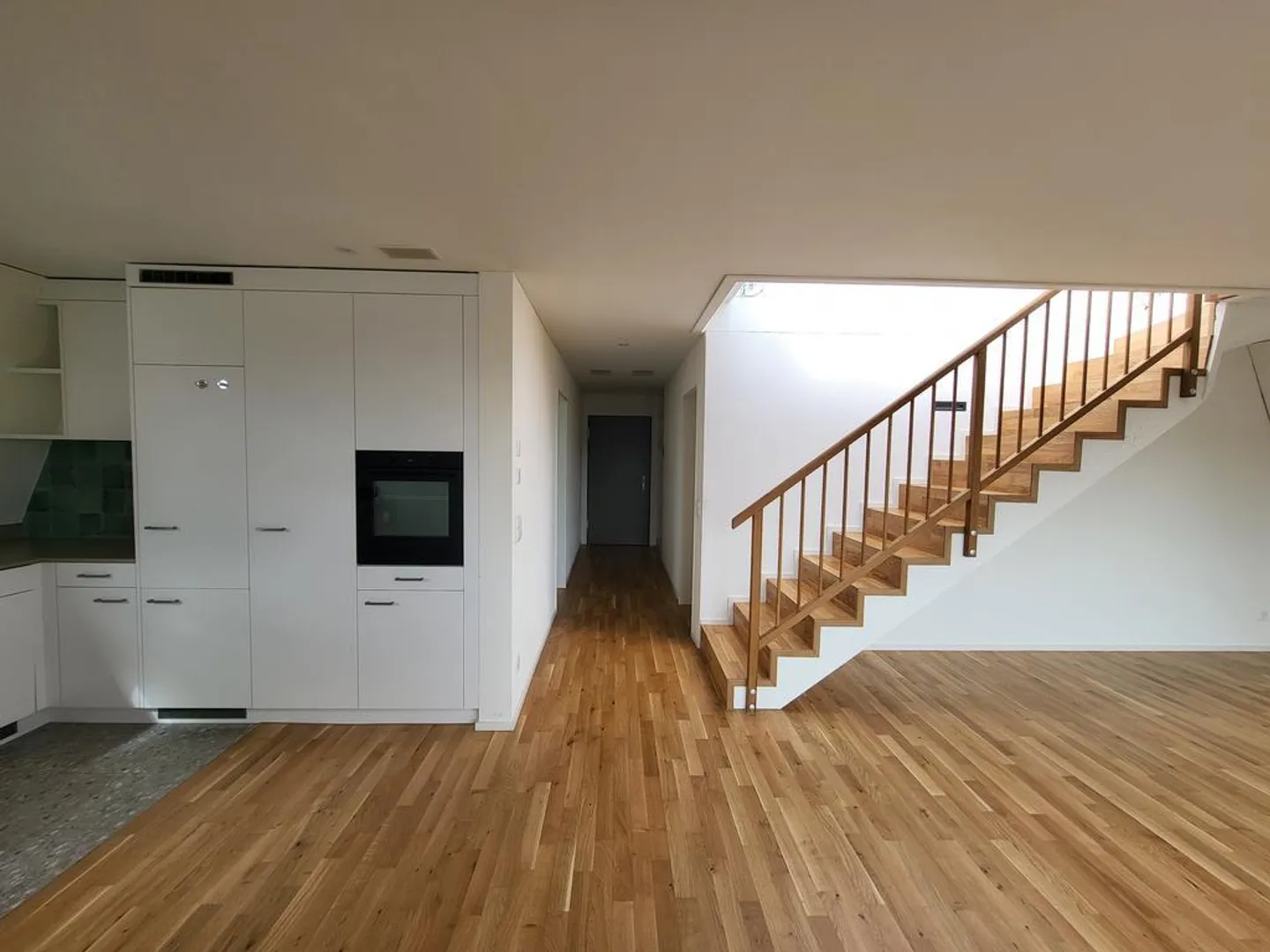 Dachwohnung mit Aussicht über die Stadt Uster zu vermieten - Foto 6 von 12