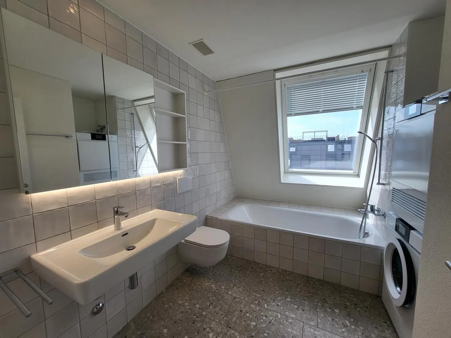 Dachwohnung mit Aussicht über die Stadt Uster zu vermieten - Foto 7 von 12