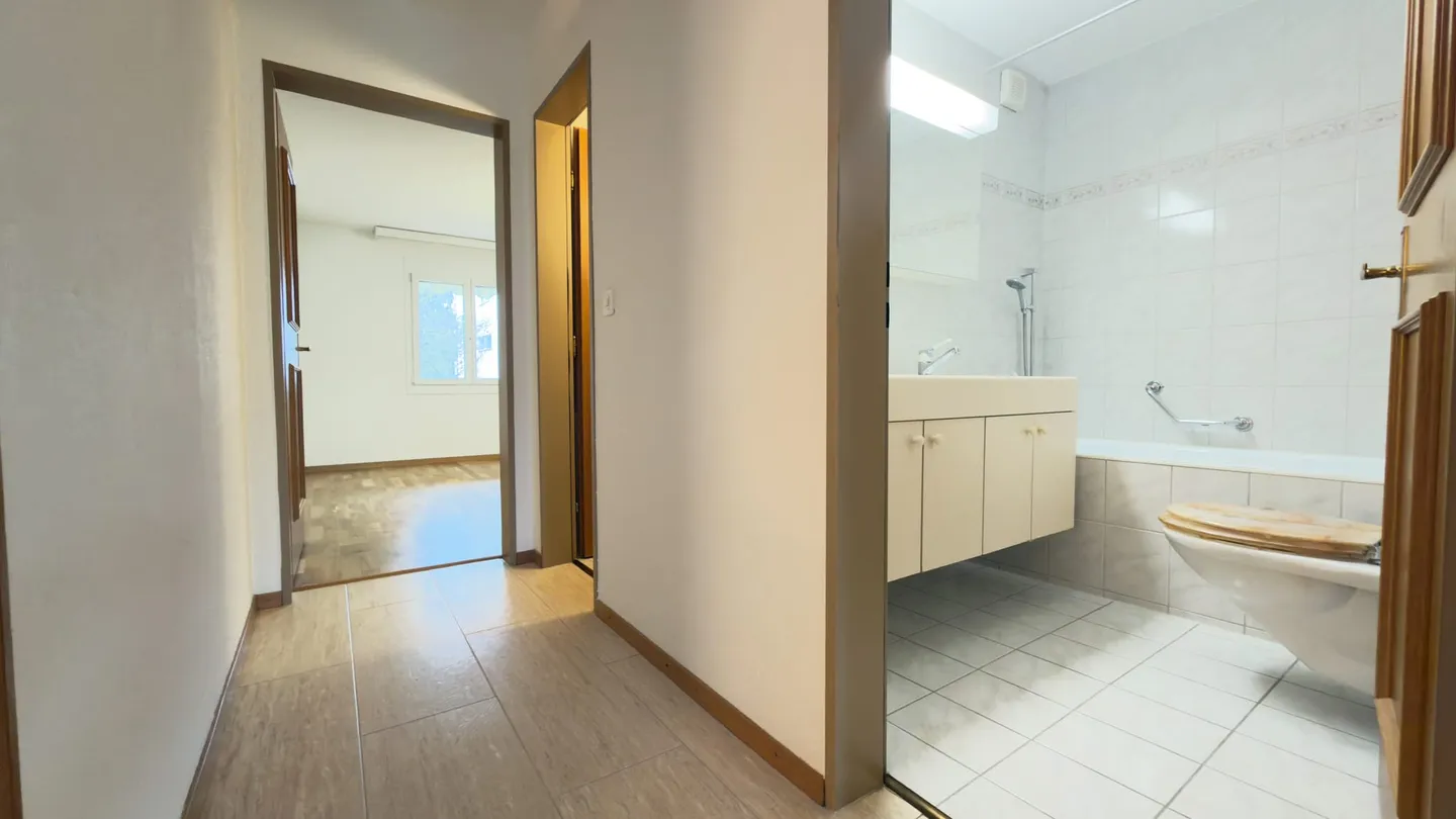 Renovated Apartment in Kirchberg - Photo 8 of 13