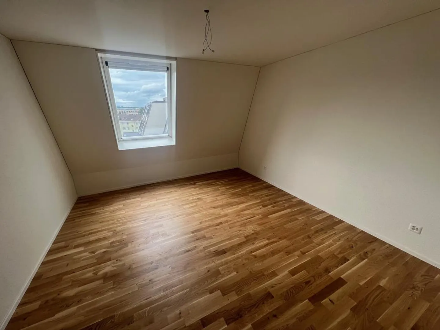 Dachwohnung mit Aussicht über die Stadt Uster zu vermieten - Foto 9 von 12