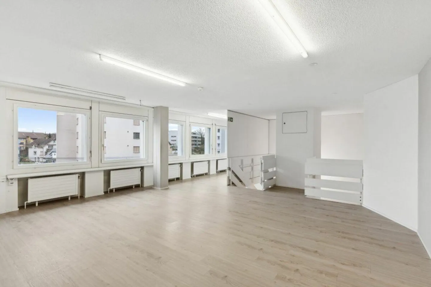 Spazio commerciale / Ufficio, studio o sale di formazione in affitto - Foto 5 di 6