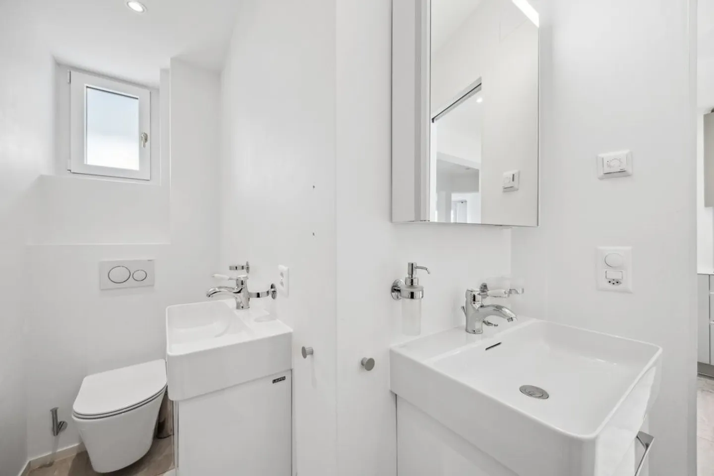 Stylish old apartment in the heart of the city - Photo 6 of 12