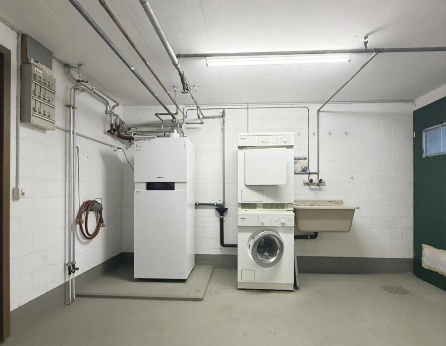 Terraced house with great potential for expansion - Photo 10 of 10