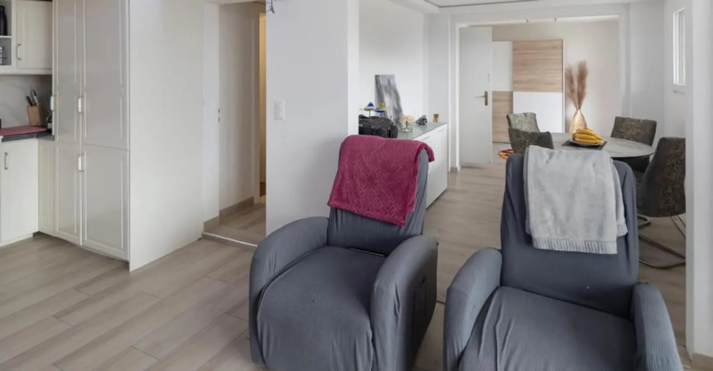 4.5 Room House - Photo 4 of 13