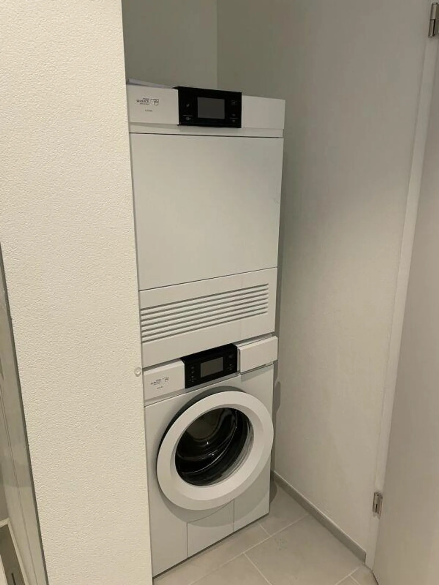 Urban Lifestyle - Photo 10 of 11