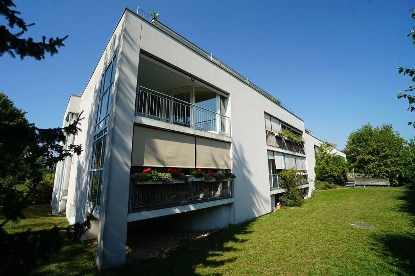 Bright 4-room apartment in Reinach near Fiechten - Photo 2 of 5