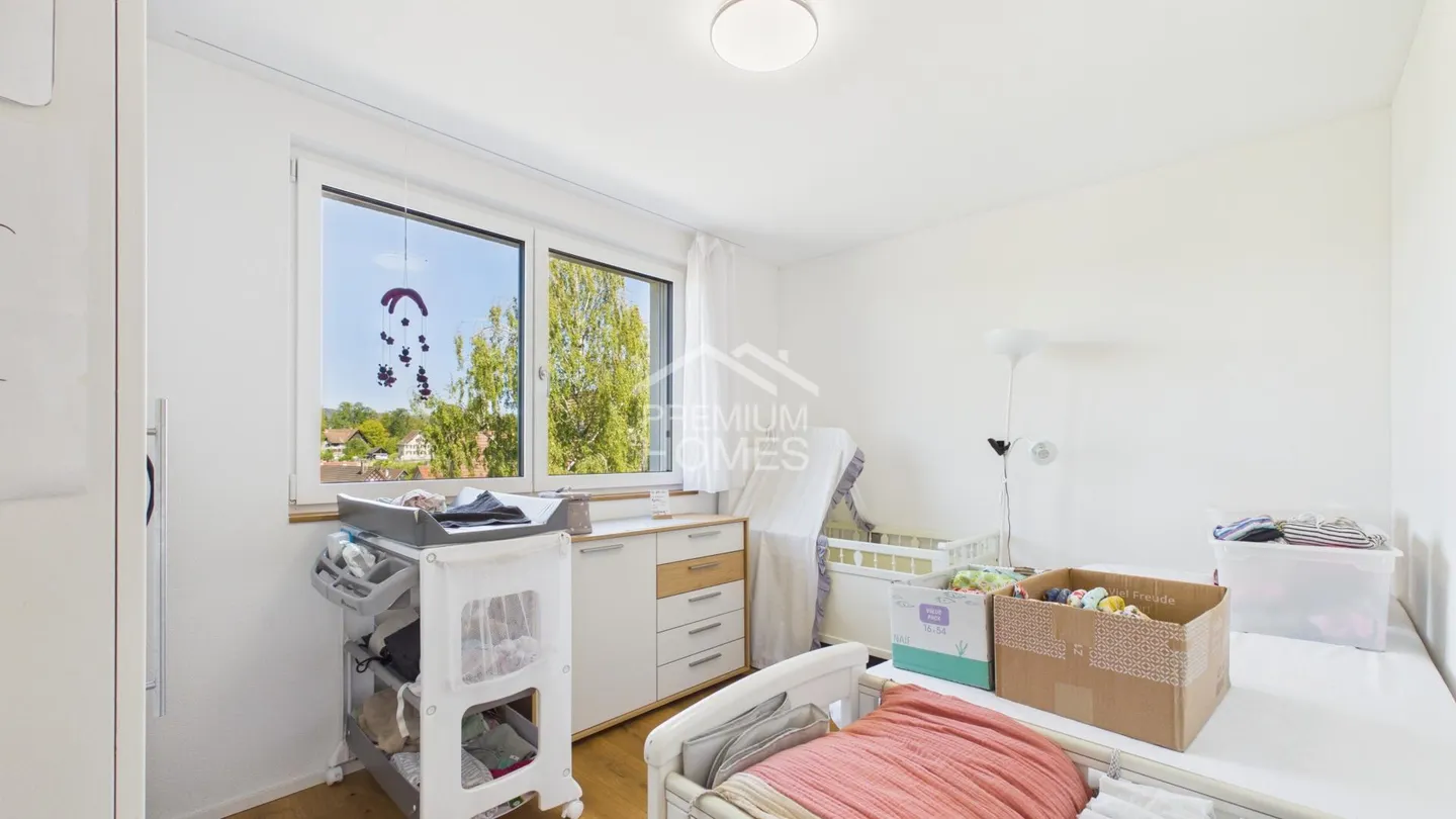 Modern Apartment with Garden - Photo 5 of 13