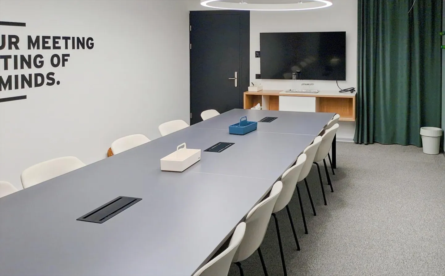 A coworking office with remarkable architecture for 10 people at Spaces Quartier de l'Étang - Photo 20 of 21