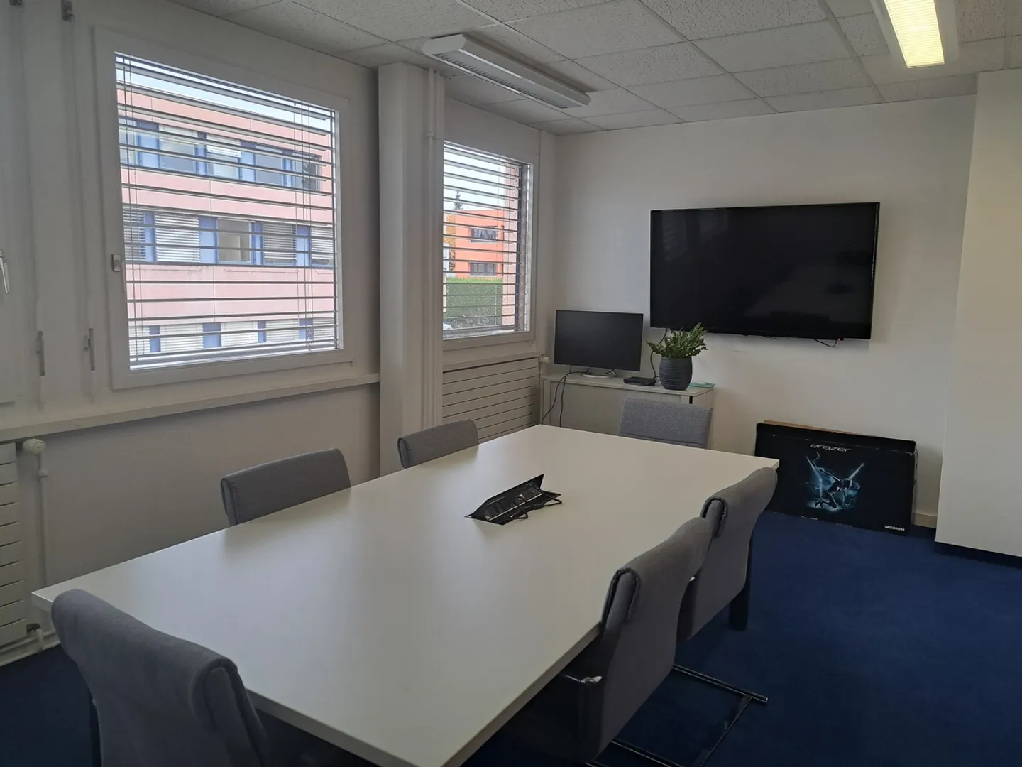 Office space for rent - Photo 5 of 9