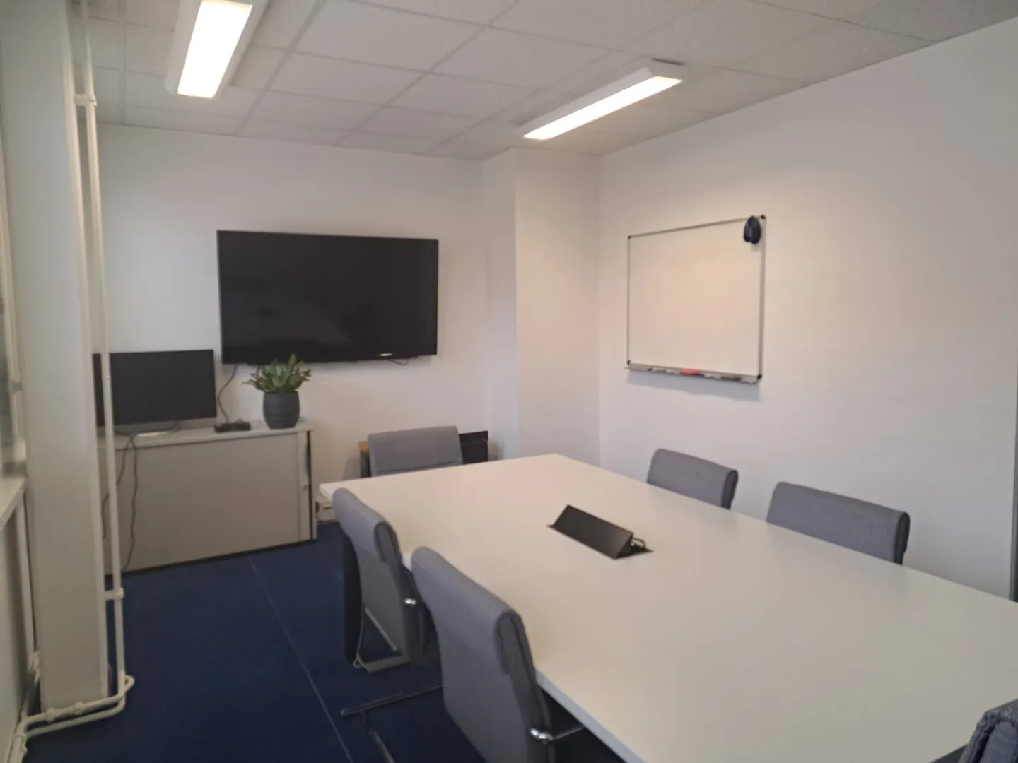 Office space for rent - Photo 6 of 9