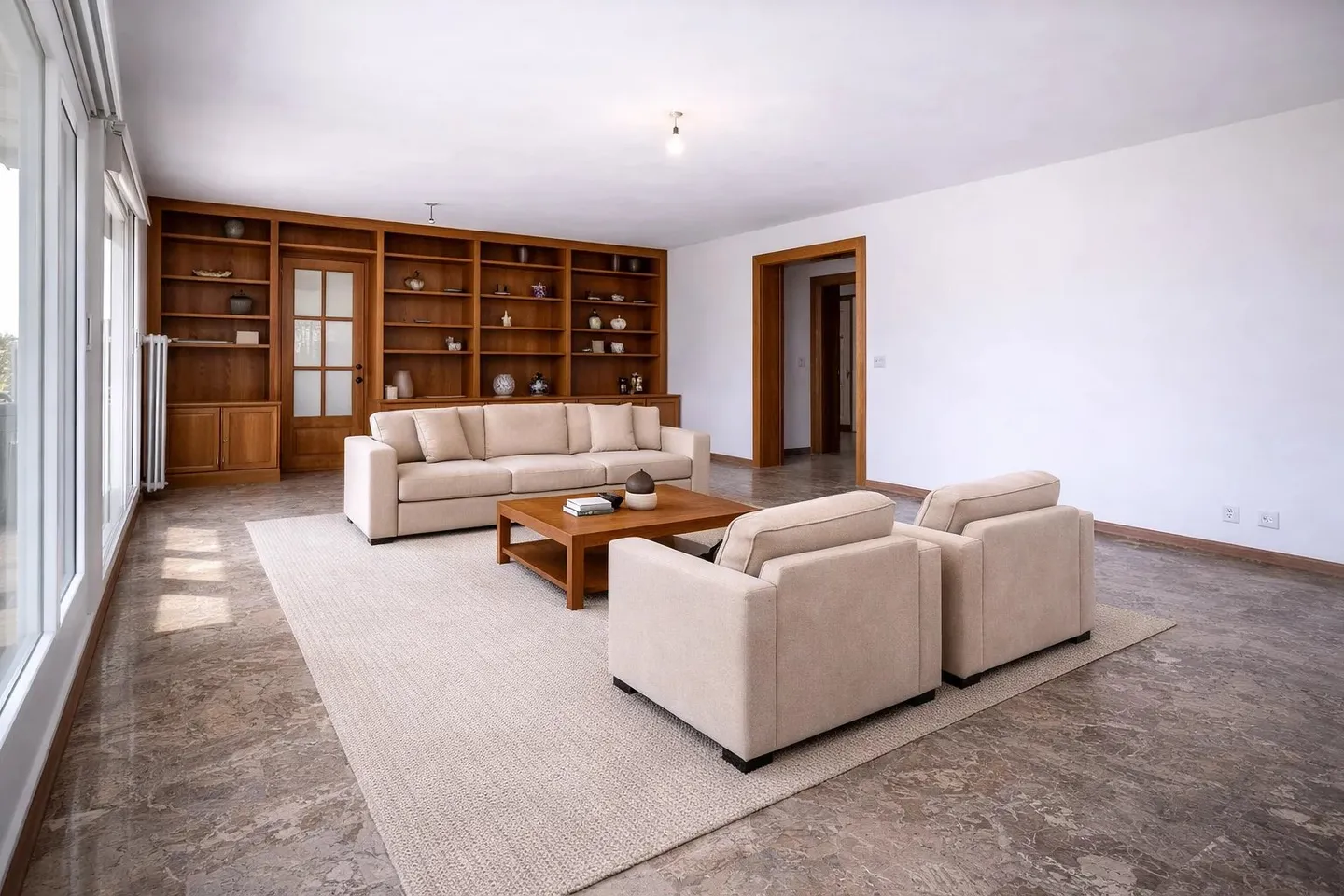 Geräumige 3,5 Zimmer im Herzen des Dorfes - Foto 3 von 15