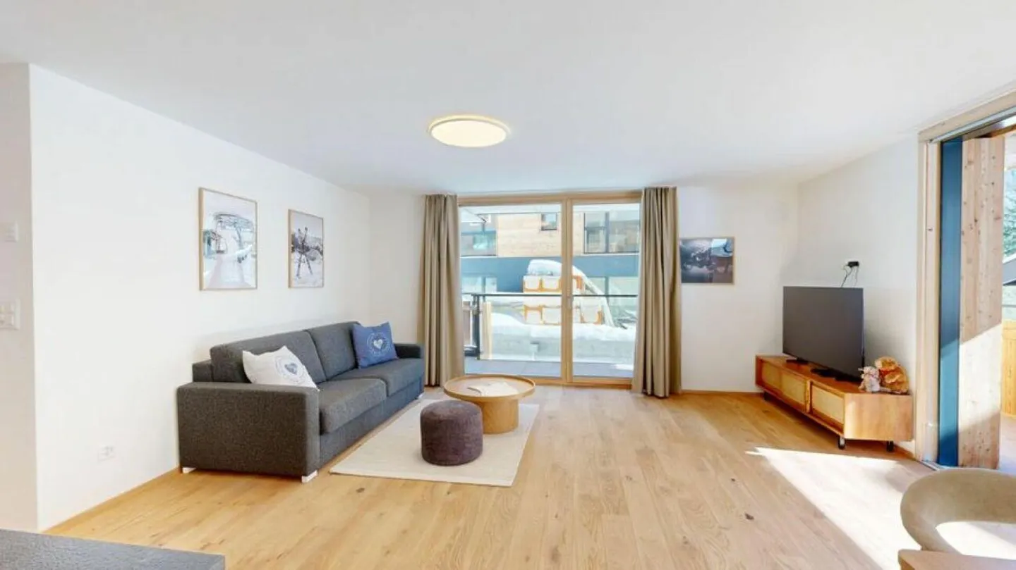 Alphubel Peak Luxury Apartment - Photo 4 of 11