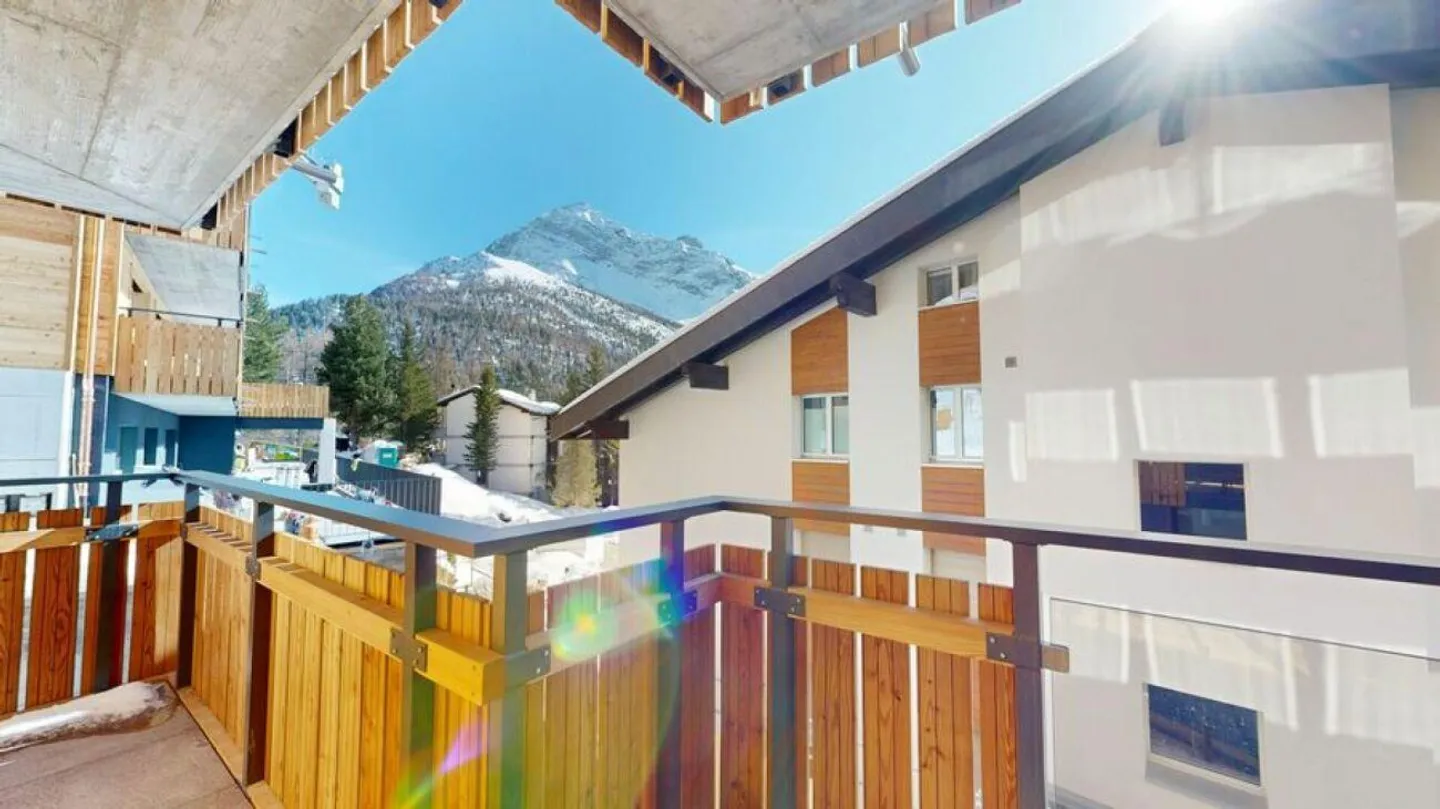 Alphubel Peak Luxury Apartment - Photo 10 of 11