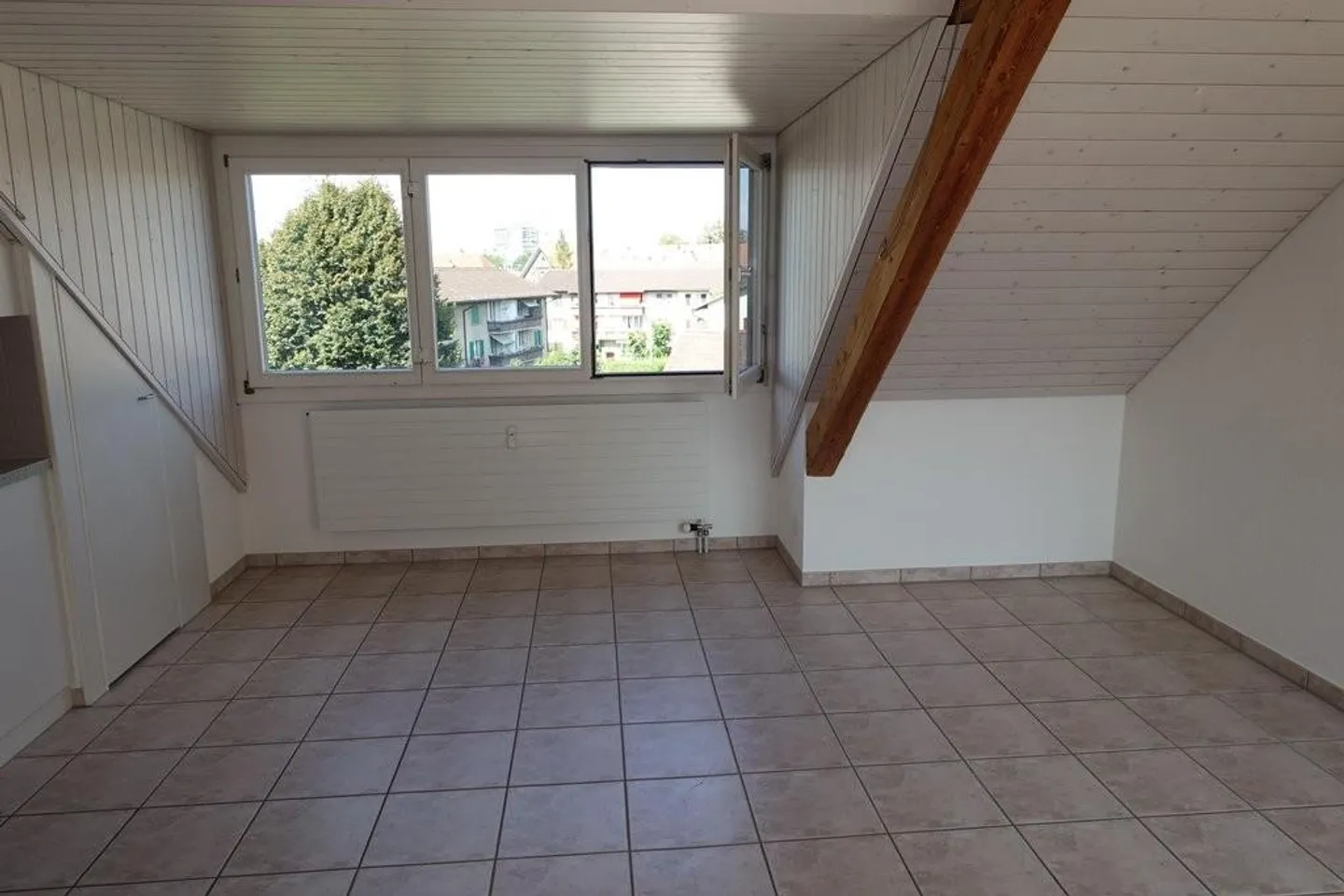 Appartamento mansardato luminoso di 1,5 locali in affitto a Berna Bümpliz - Foto 2 di 11