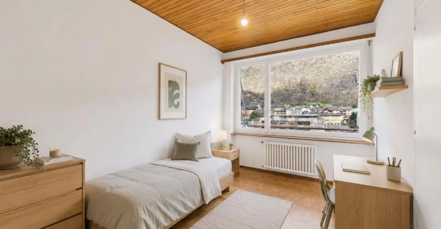 Lumineux appartement de 8 pièces dans une villa bifamiliale avec grand jardin à Giornico - Foto 9 von 12