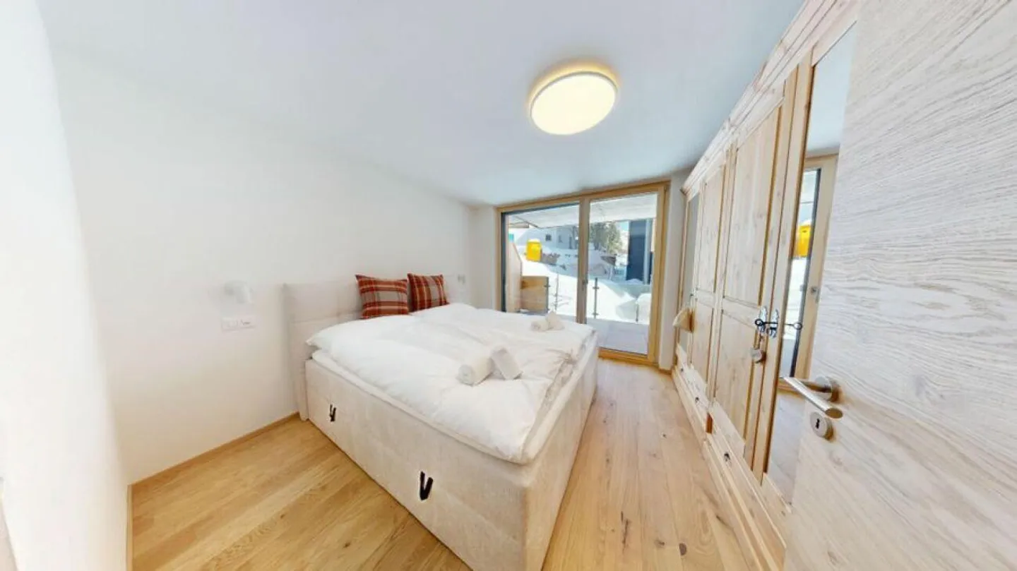 Alphubel Peak Luxury Apartment - Photo 6 of 11
