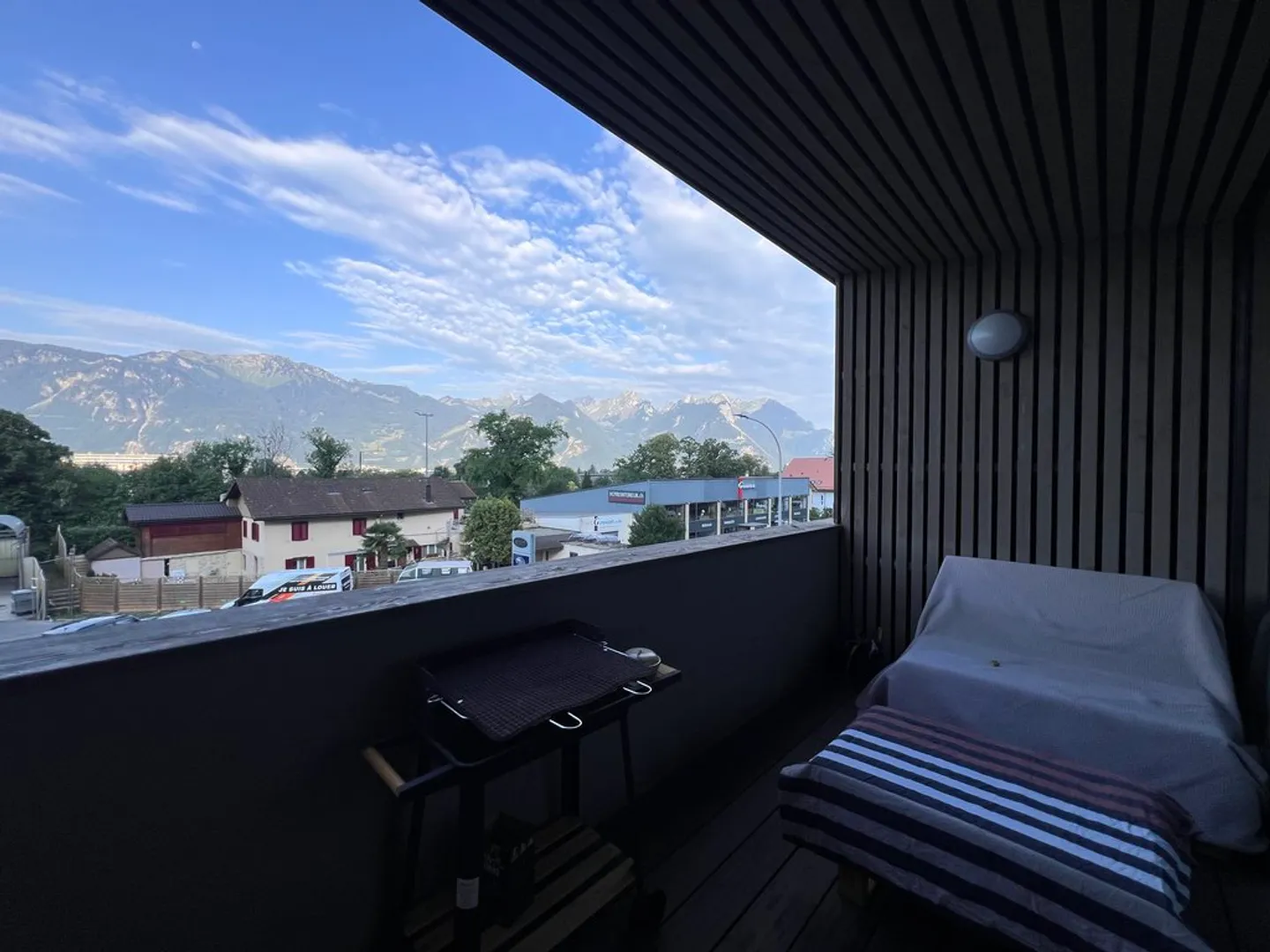 Charming Apartment in Aigle - Photo 3 of 5