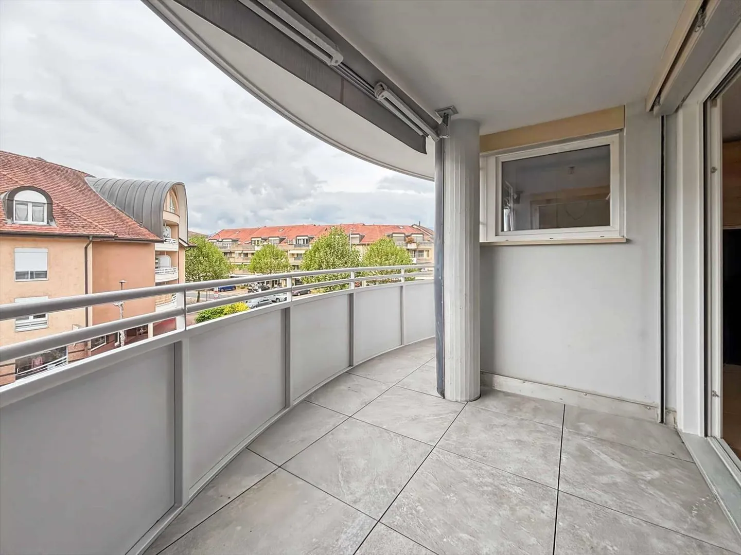 Wunderschöne 3,5-Zimmer-Wohnung im Zentrum von Gland - Foto 5 von 10