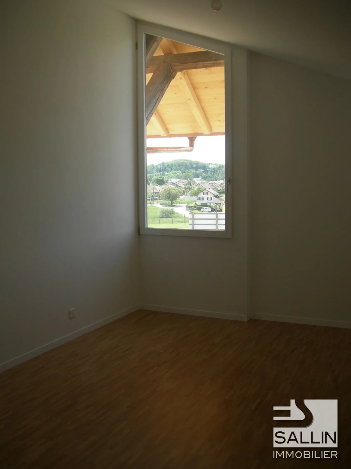 Geräumiges Triplex mit Garten - Foto 4 von 12