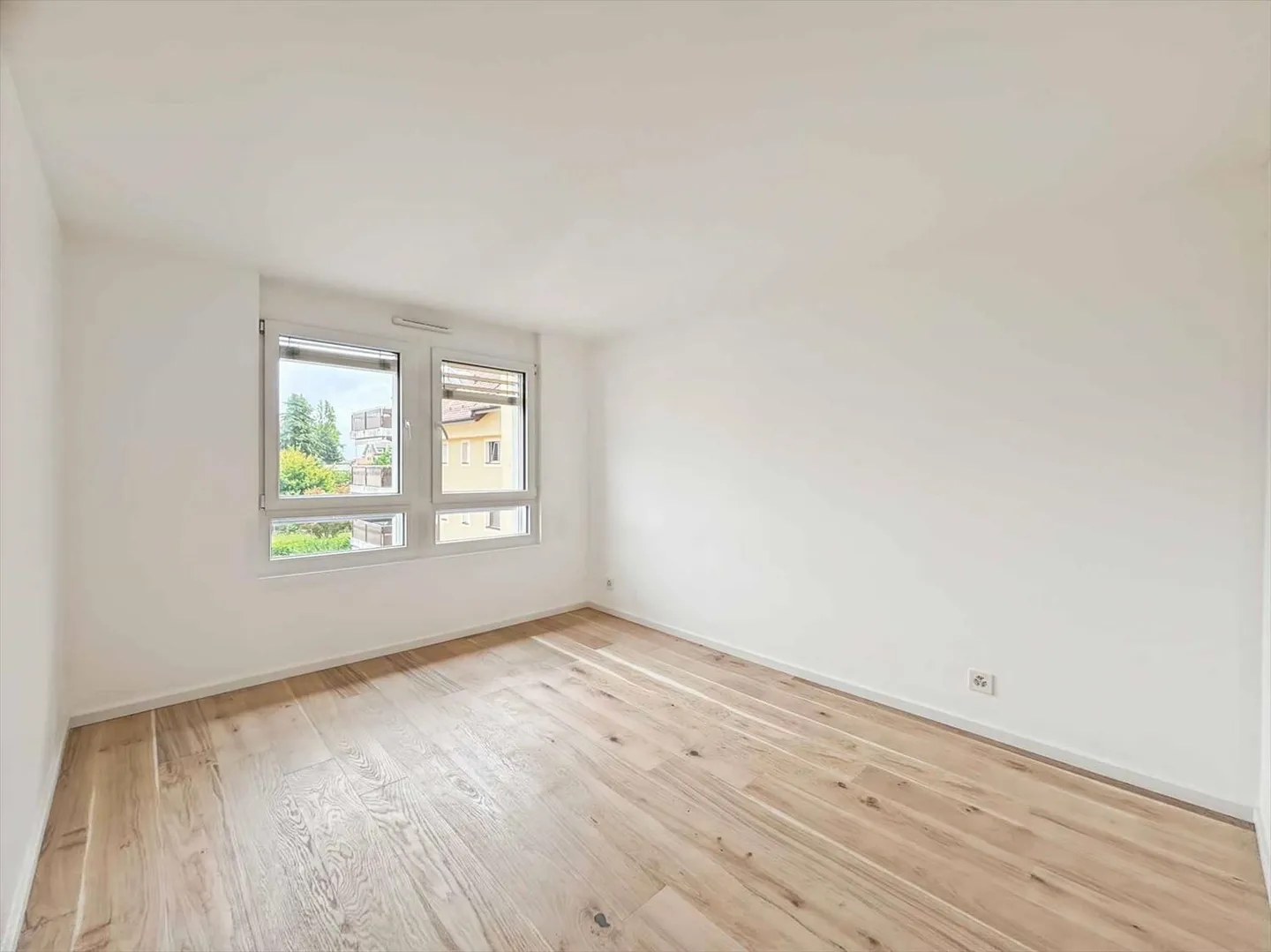 Wunderschöne 3,5-Zimmer-Wohnung im Zentrum von Gland - Foto 9 von 10