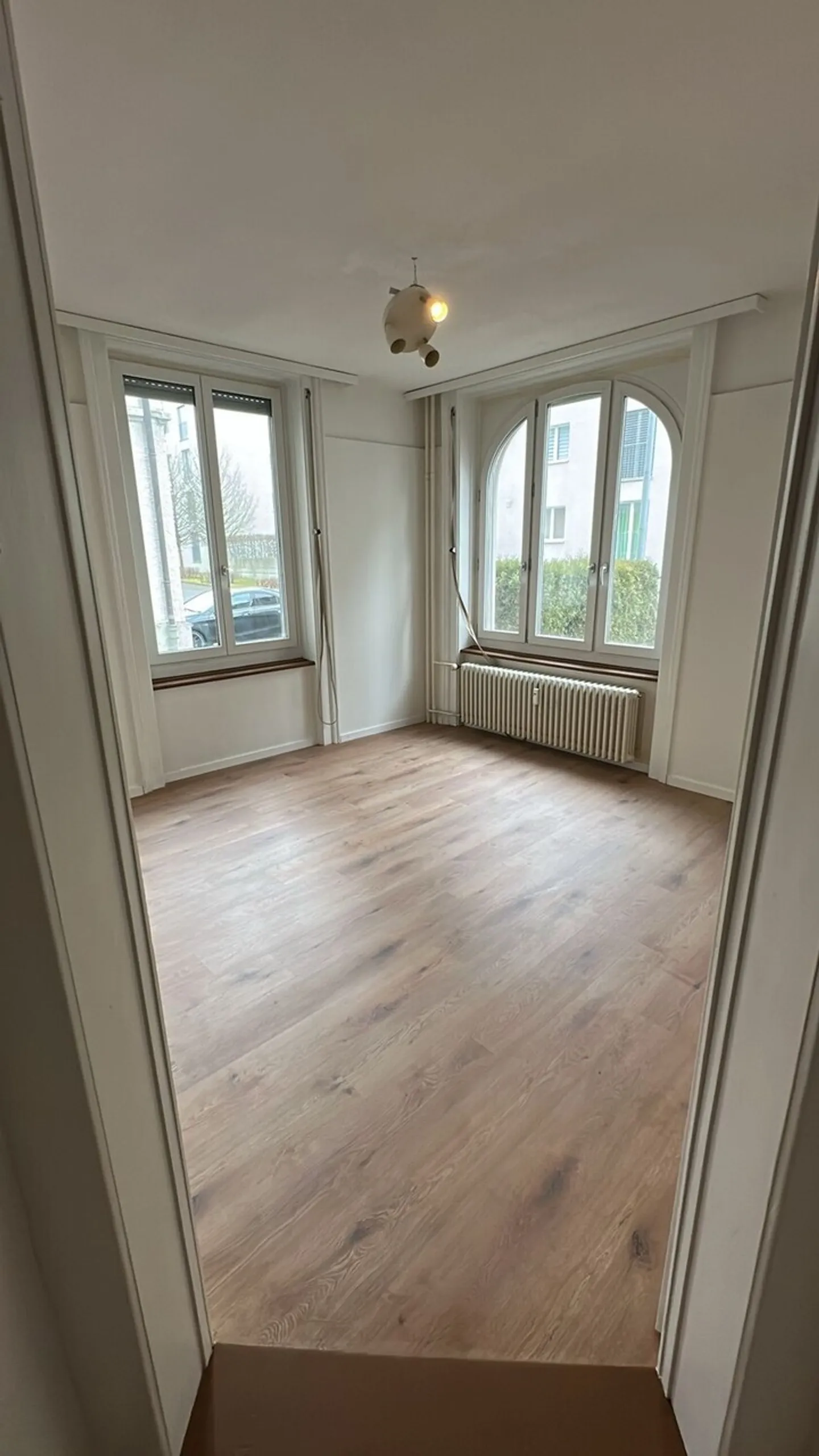 Grand appartement dans un quartier calme, mais toujours en ville !! - Photo 2 sur 7