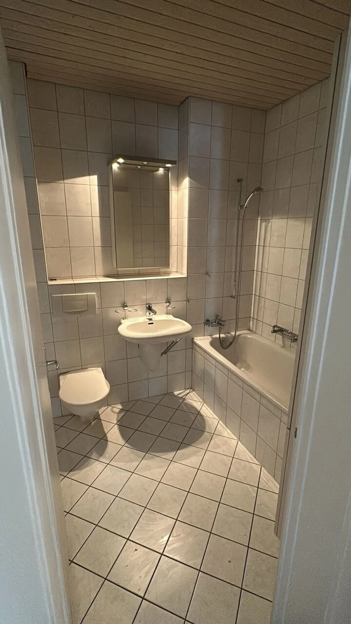 Grand appartement dans un quartier calme, mais toujours en ville !! - Photo 7 sur 7