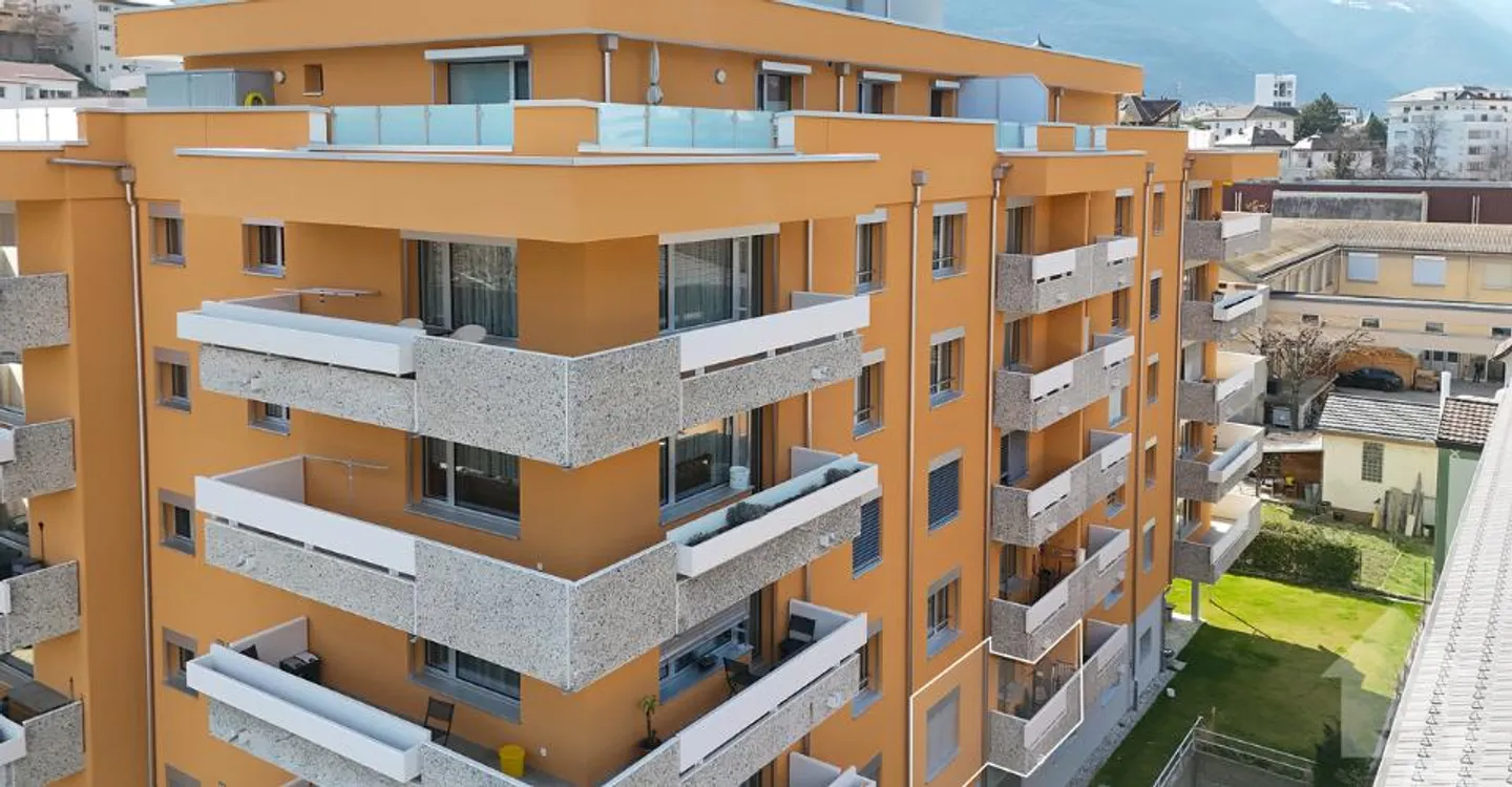 Bel Appartement de Ville avec Balcon - Photo 1 sur 12