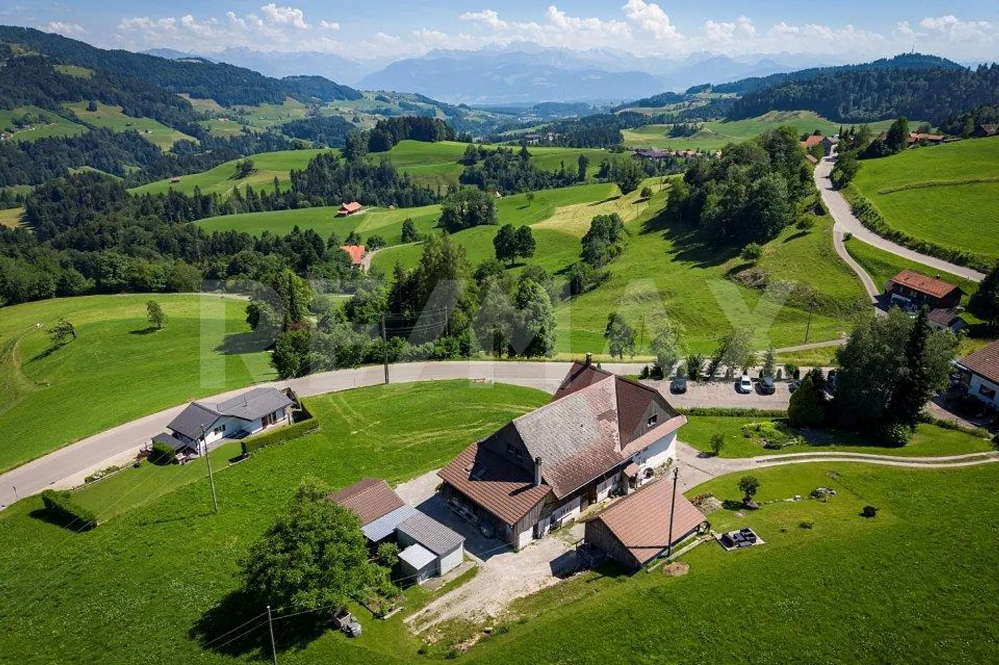 Cozy Living and Enjoying with Mountain View in the Municipality of Bäretswil - Photo 3 of 13