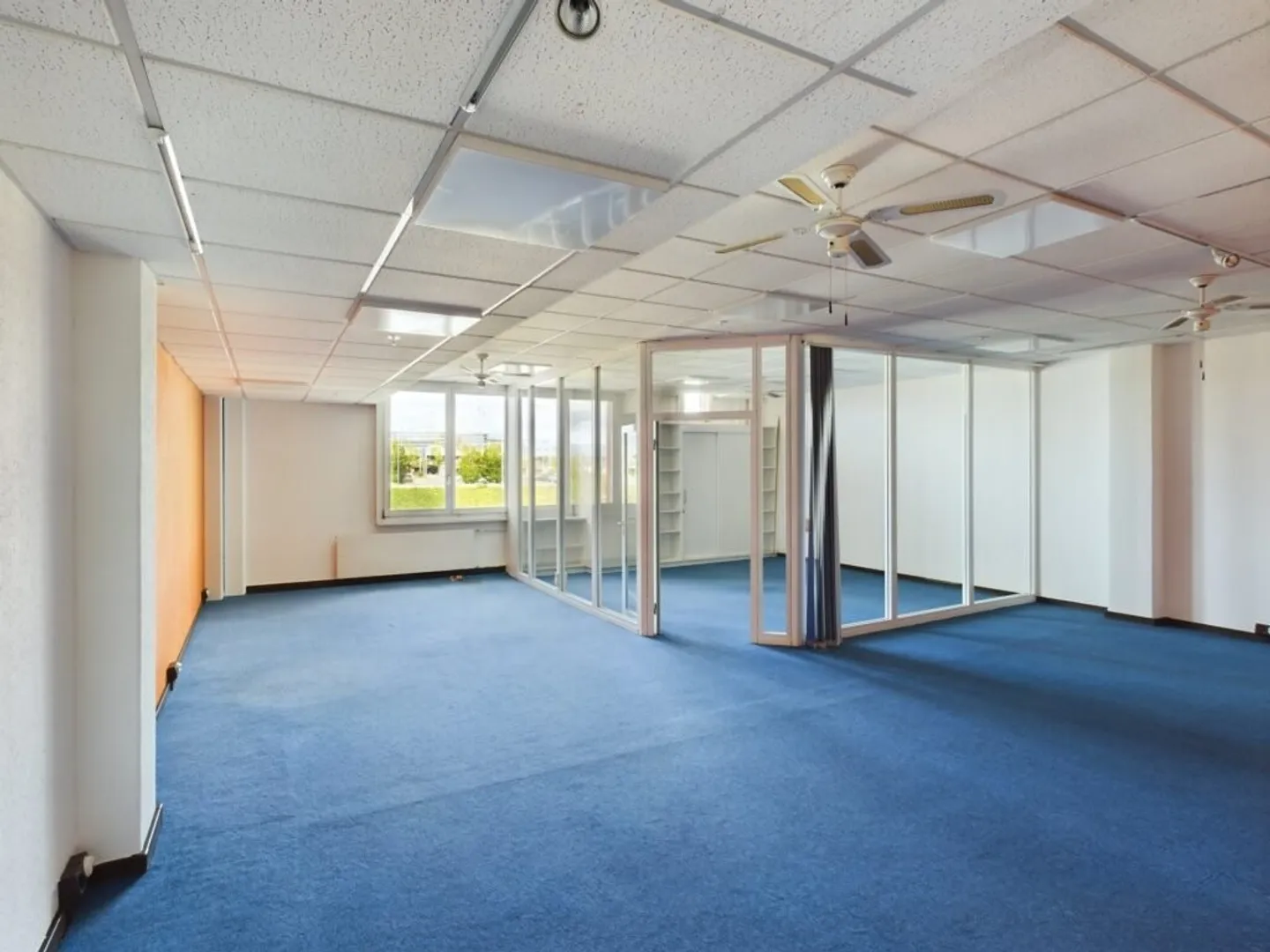 86 m2 Büro in einem stark frequentierten Verwaltungszentrum, Crissier - Foto 2 von 3