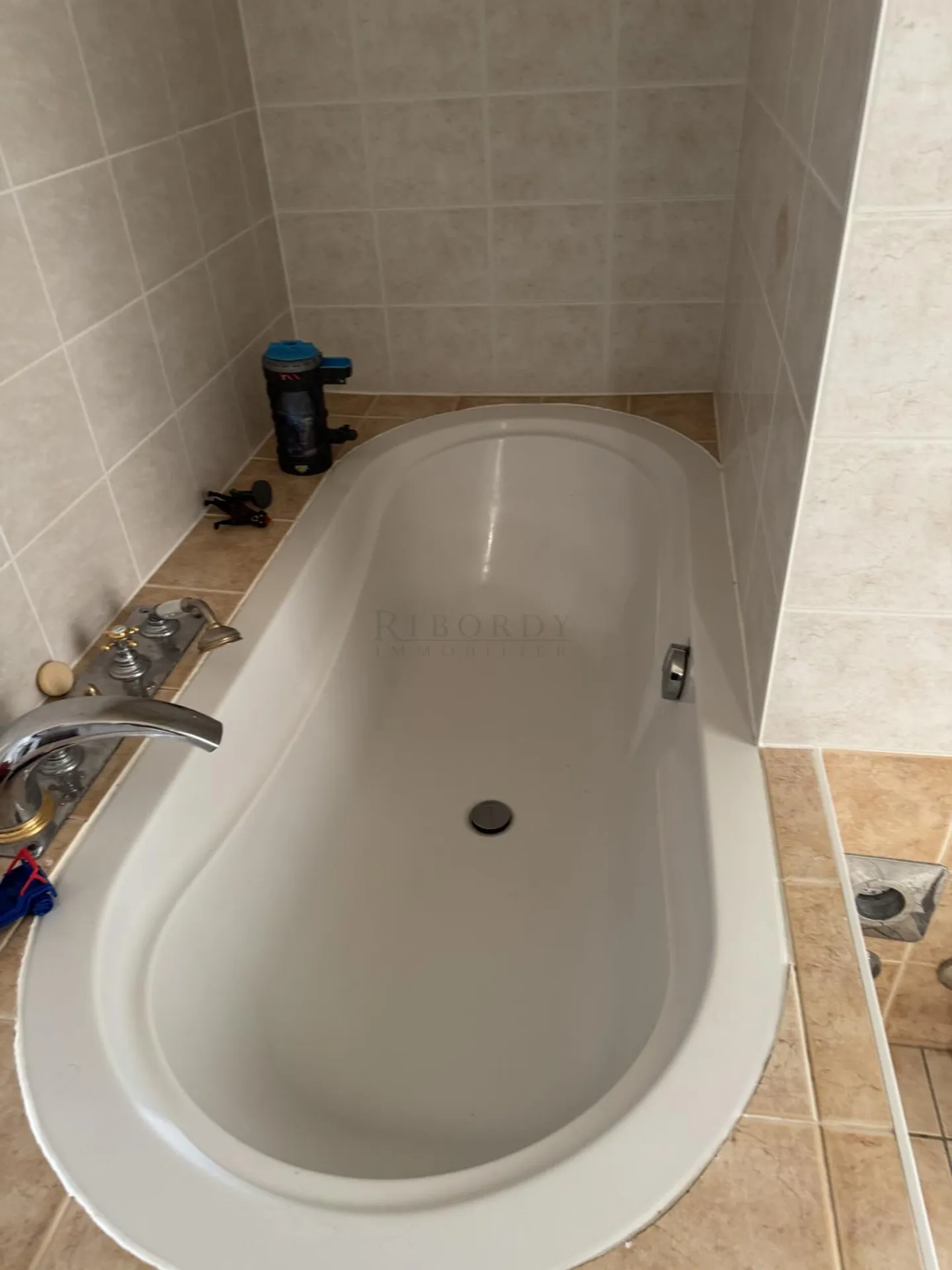 Standing, Quartier des Organisations Internationales! - Photo 9 sur 11