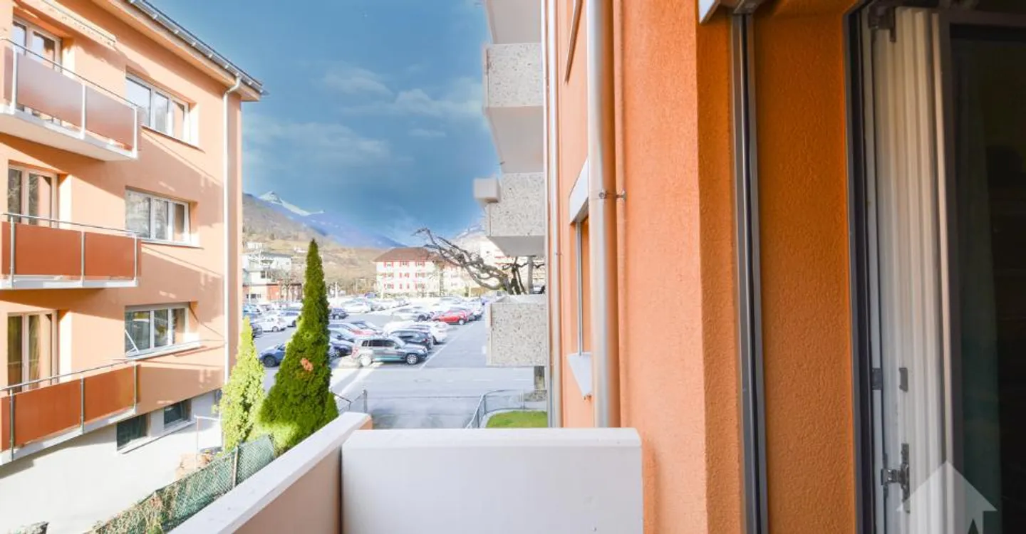 Bel Appartement de Ville avec Balcon - Photo 8 sur 12