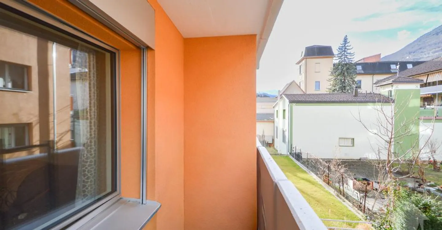 Bel Appartement de Ville avec Balcon - Photo 9 sur 12