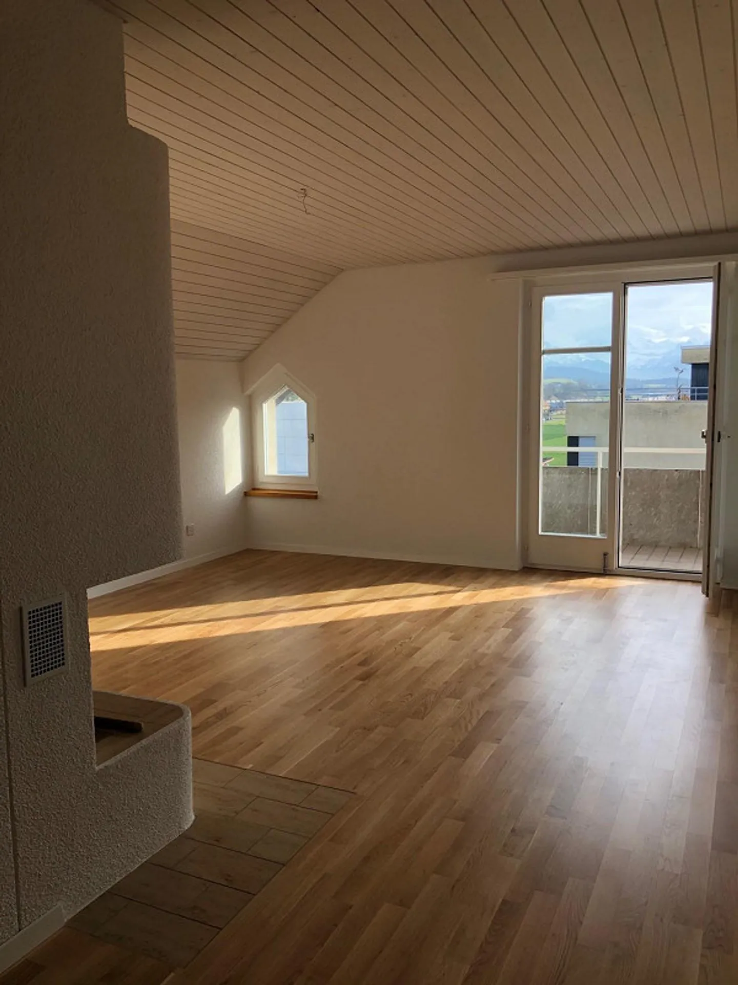 Charmante Wohnung mit Aussicht - Foto 2 von 10