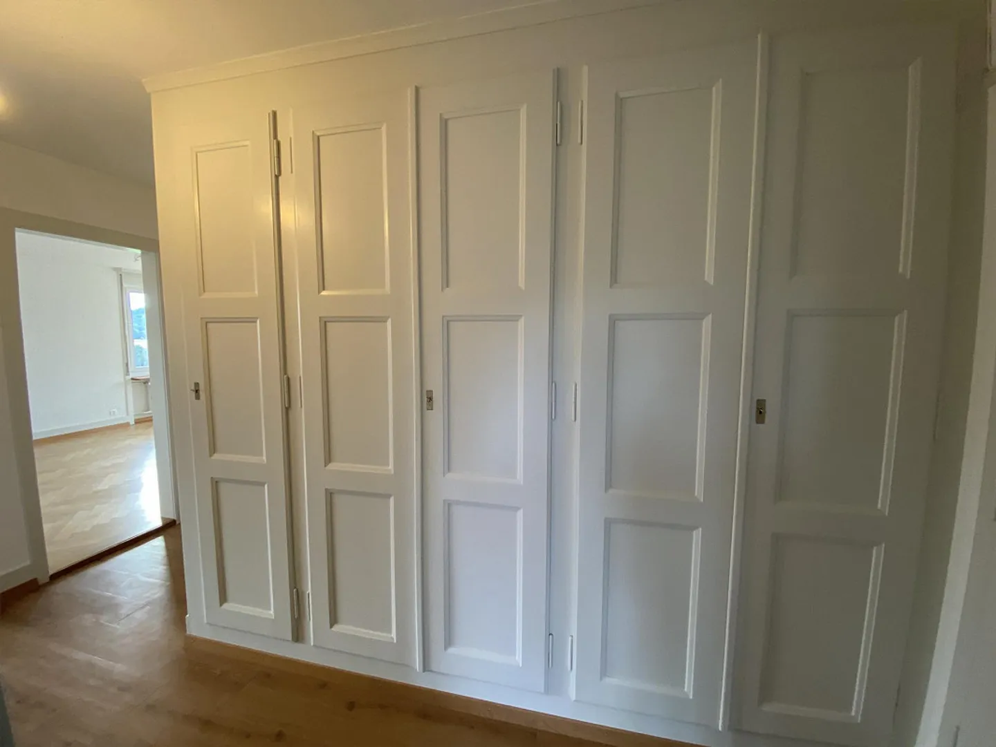 Charming, newly renovated 2-room apartment with 2 balconies and a view - Photo 22 of 27