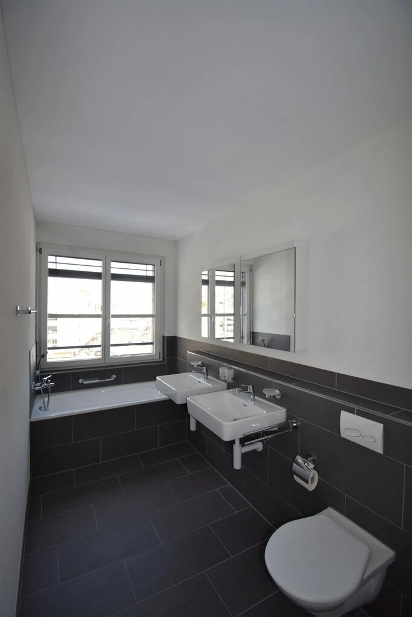 Moderne 4.5 Zimmer-Wohnung - Foto 4 von 8